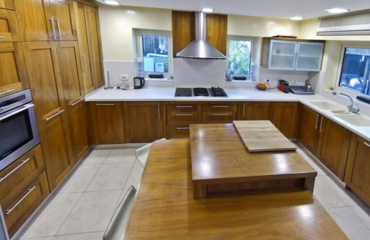 Villa Family Eilat With Heated Pool Exteriör bild