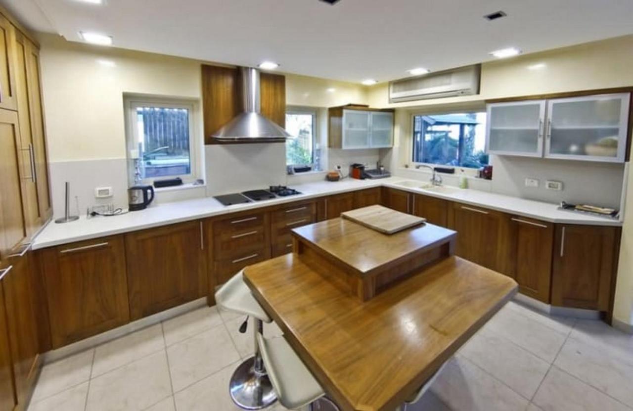 Villa Family Eilat With Heated Pool Exteriör bild