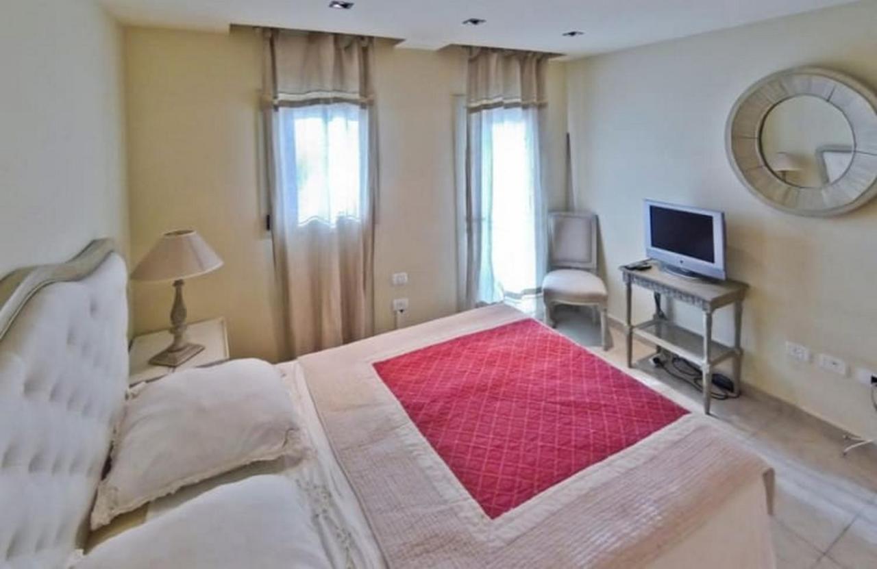Villa Family Eilat With Heated Pool Exteriör bild