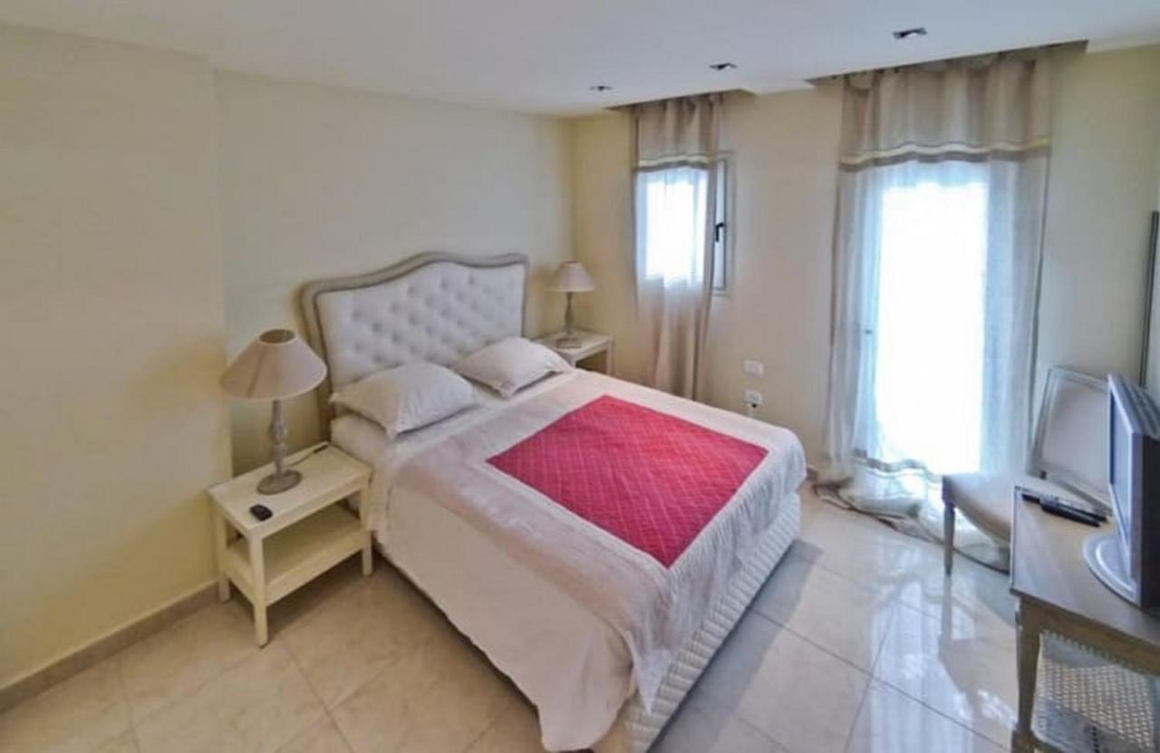 Villa Family Eilat With Heated Pool Exteriör bild