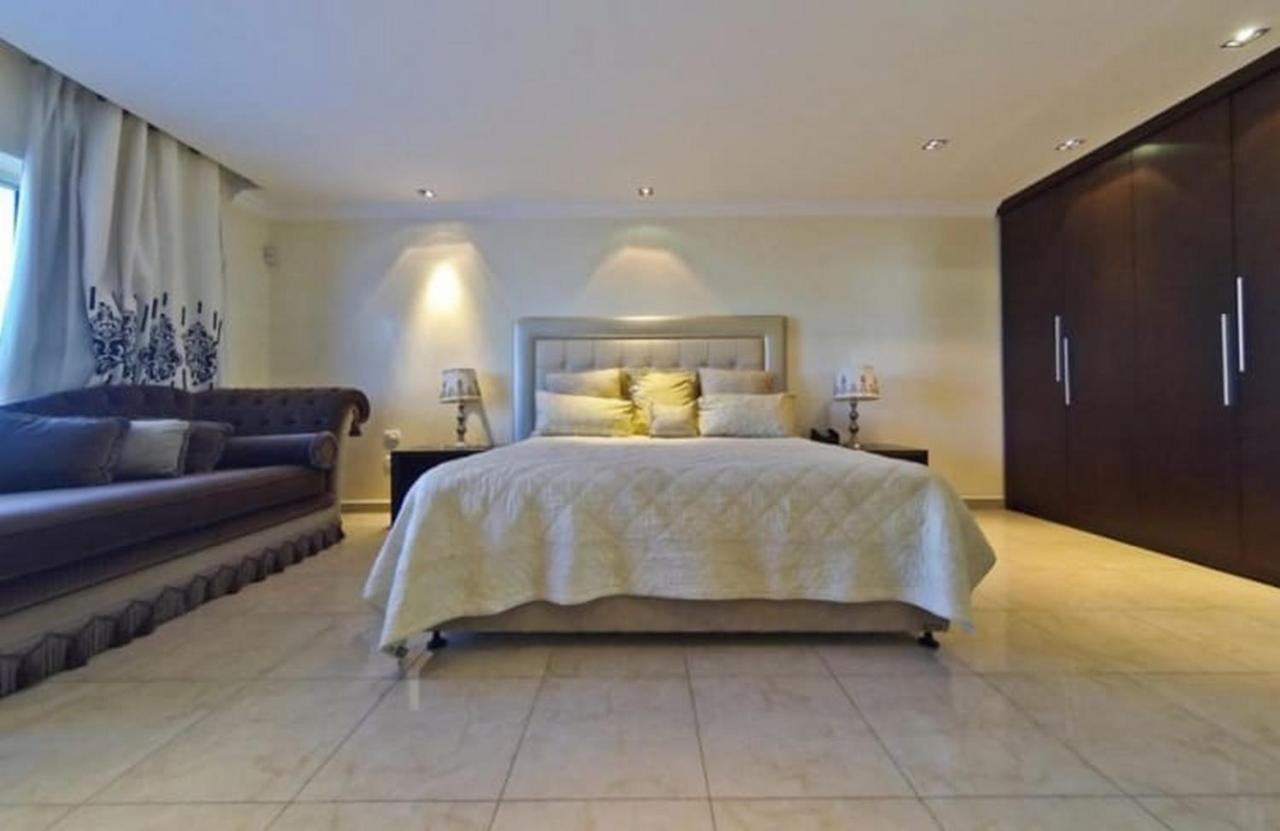 Villa Family Eilat With Heated Pool Exteriör bild