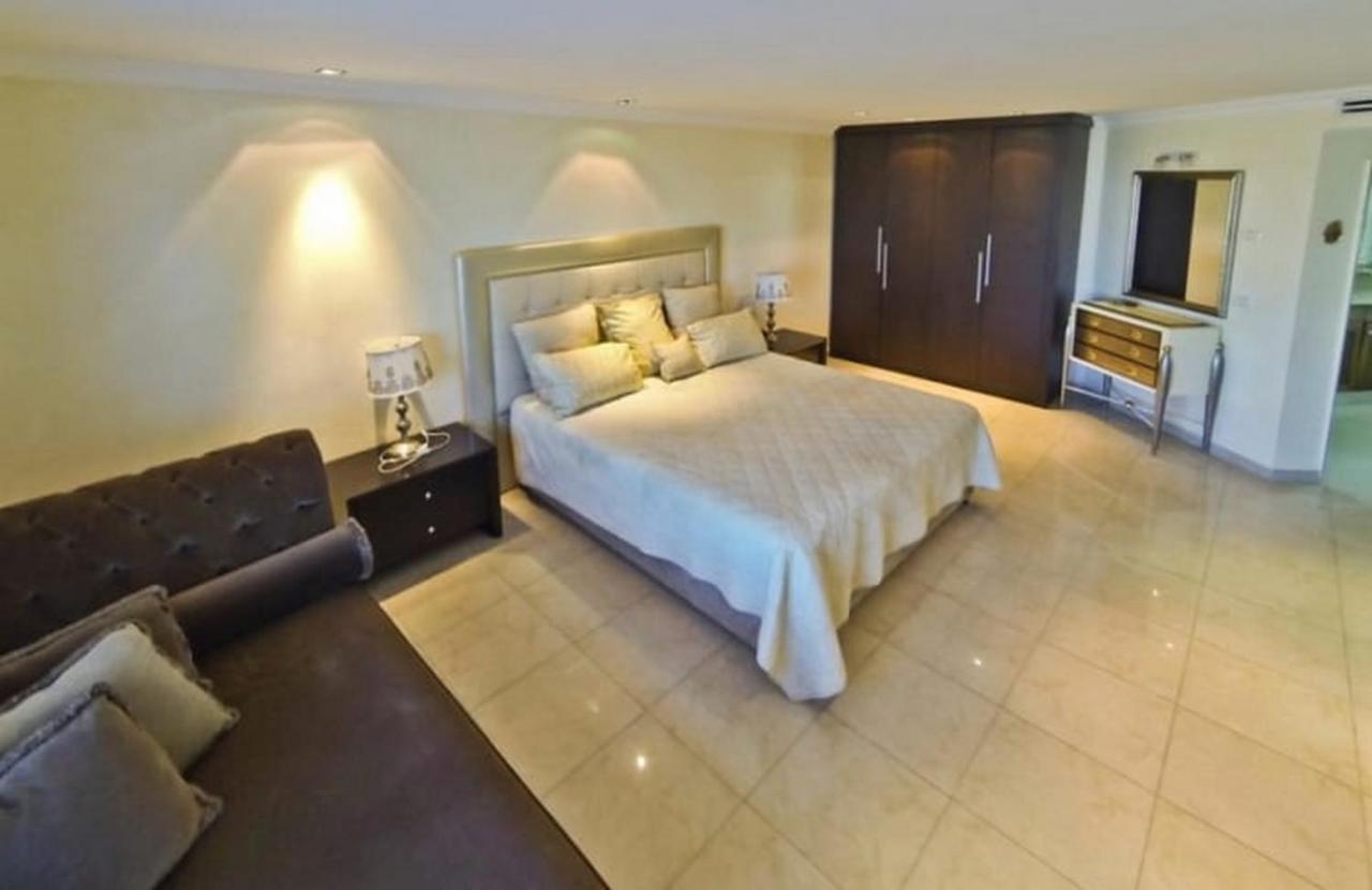 Villa Family Eilat With Heated Pool Exteriör bild