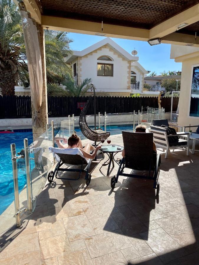 Villa Family Eilat With Heated Pool Exteriör bild