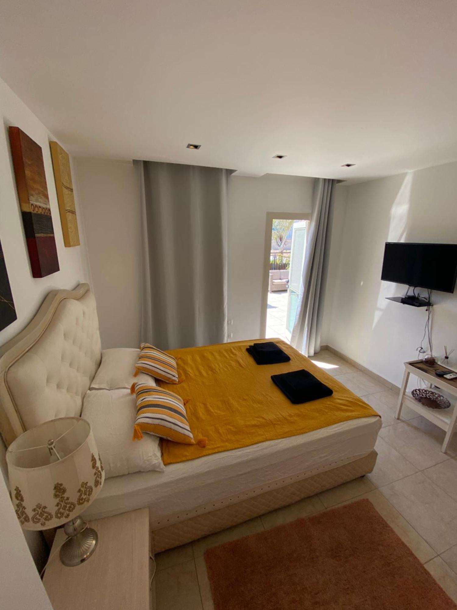 Villa Family Eilat With Heated Pool Exteriör bild